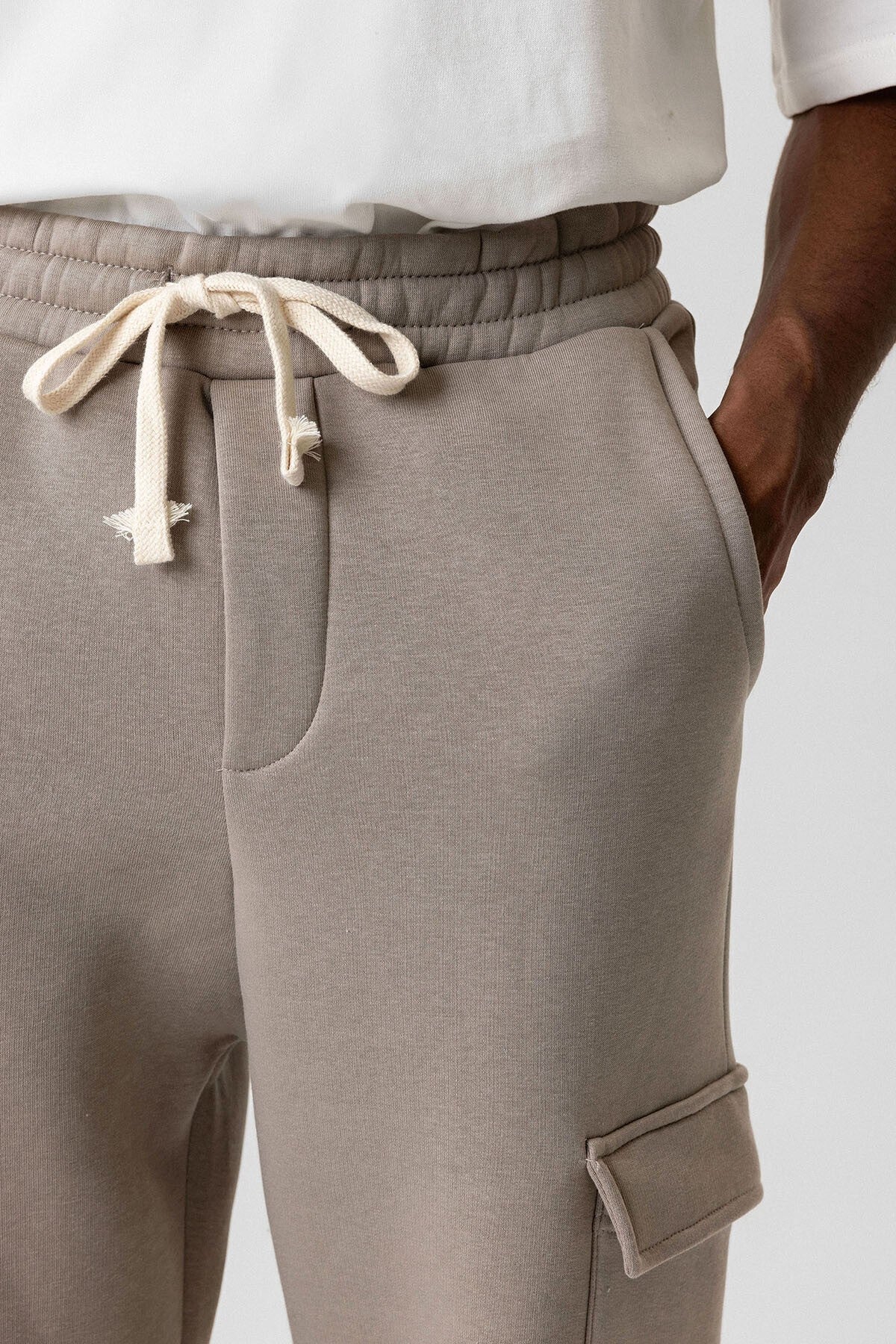 Basic Baggy Sweatpants with Cargo Pockets