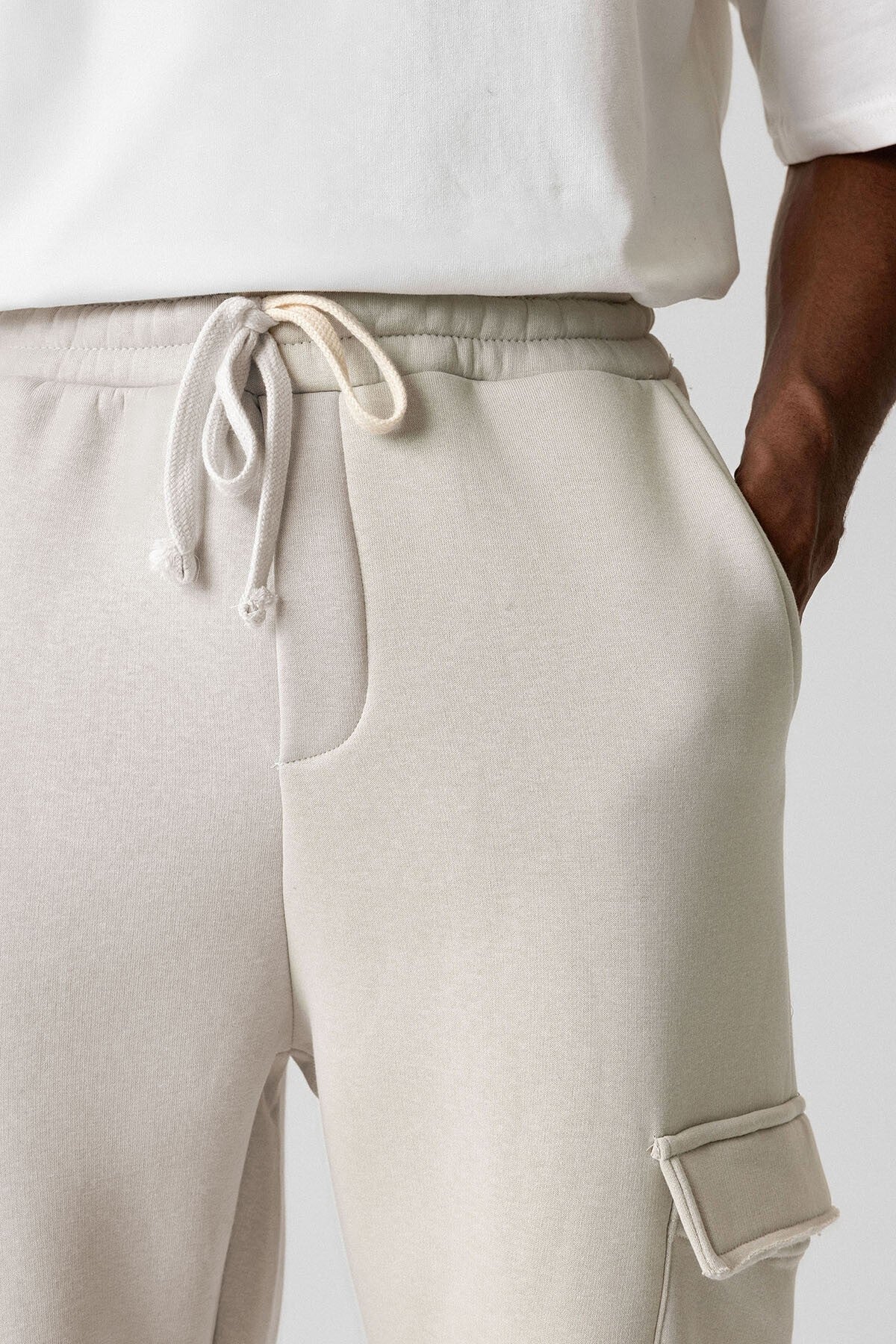 Basic Baggy Sweatpants with Cargo Pockets