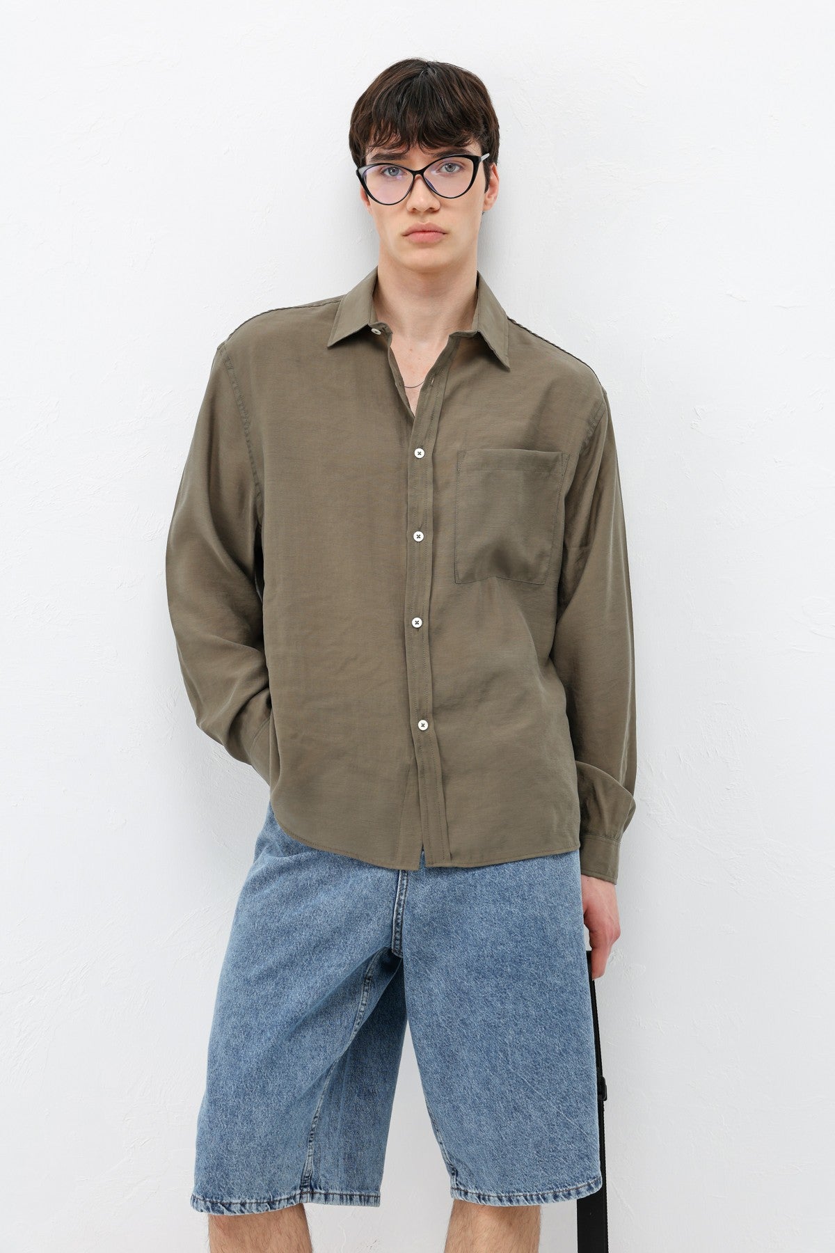 Oversized Shirt with Pockets Made of Modal Fabric
