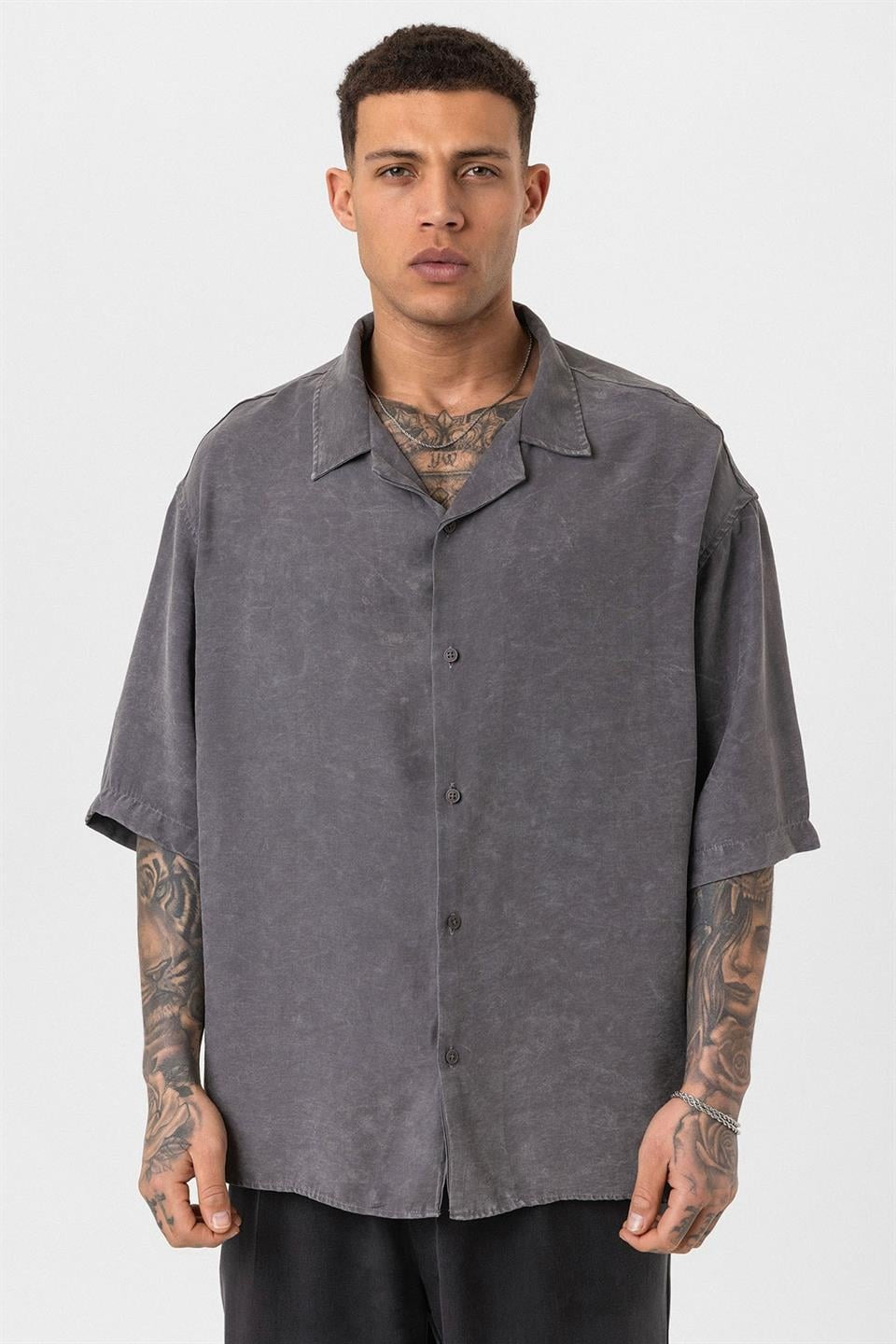 Oversized Short-Sleeve Shirt (Machine Washable)