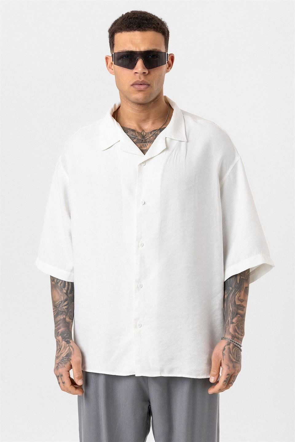 Oversized Short-Sleeve Shirt (Machine Washable)