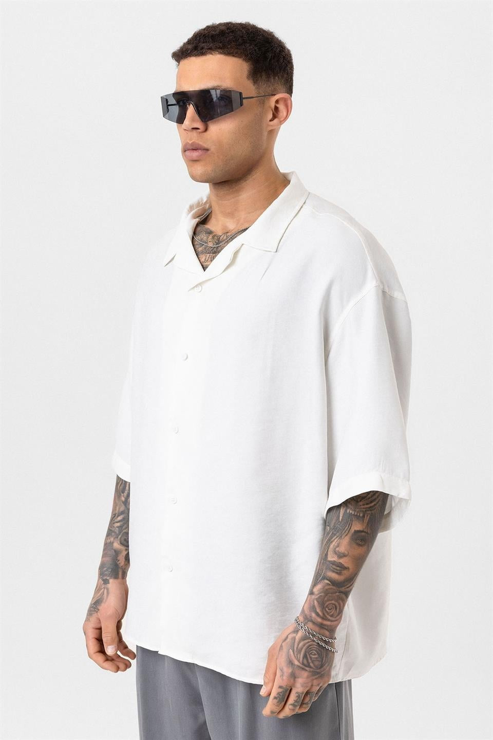Oversized Short-Sleeve Shirt (Machine Washable)