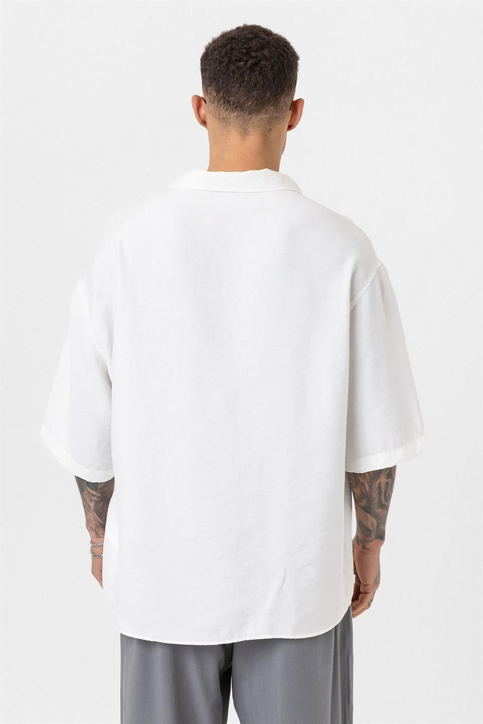 Oversized Short-Sleeve Shirt (Machine Washable)