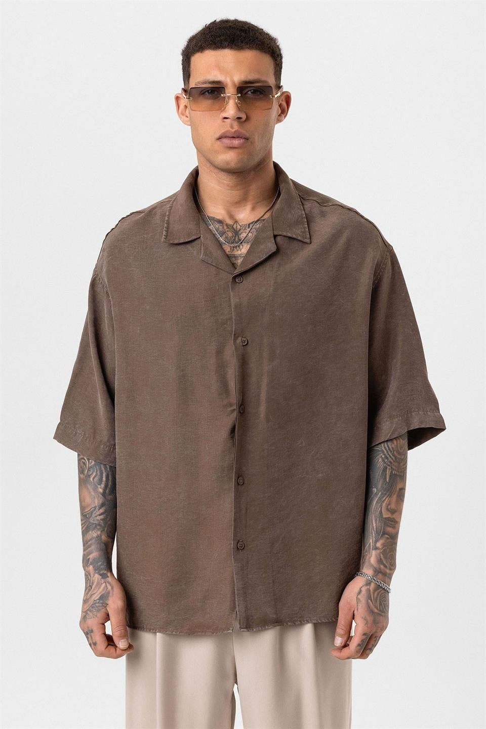 Oversized Short-Sleeve Shirt (Machine Washable)