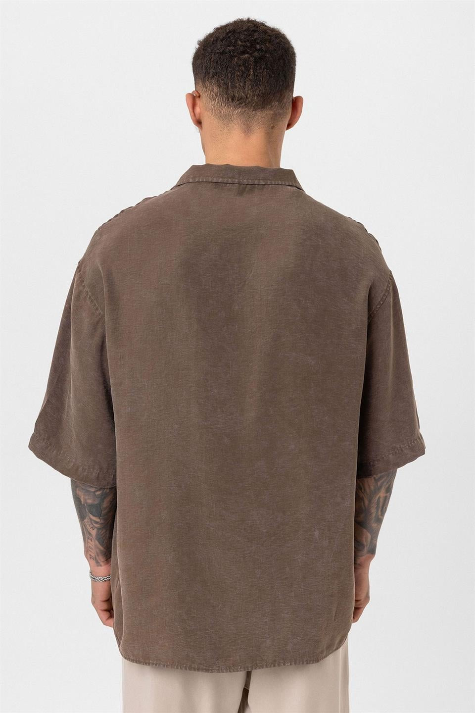 Oversized Short-Sleeve Shirt (Machine Washable)