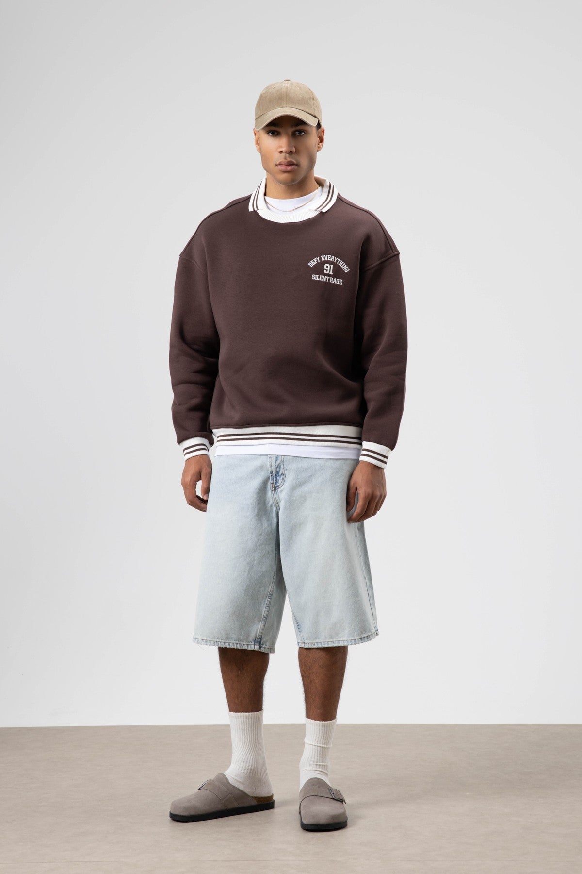 Oversized Collar Sweatshirt with Embroidery Details