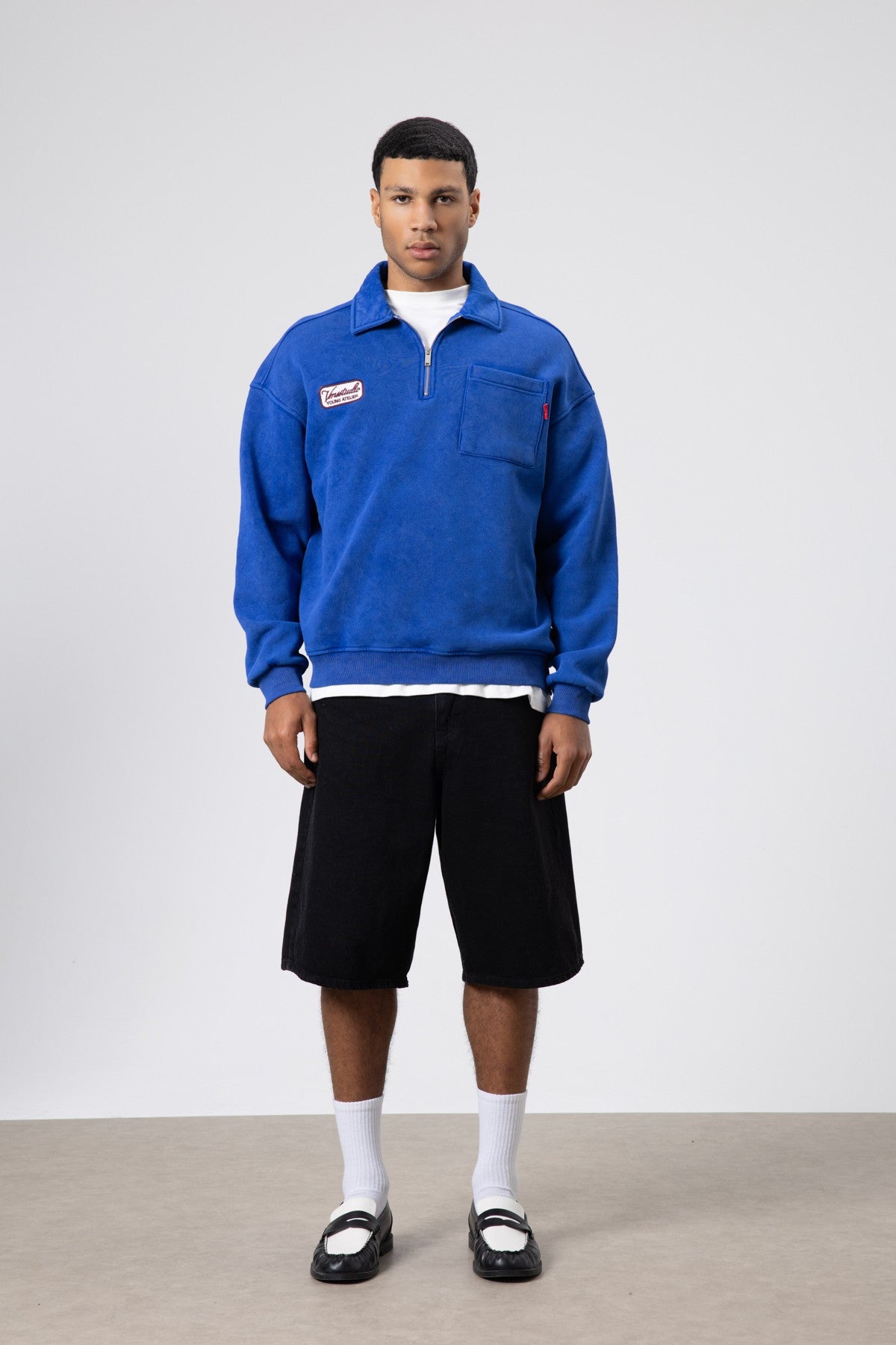 Oversized Printed Sweatshirt with a Collar and Zipper