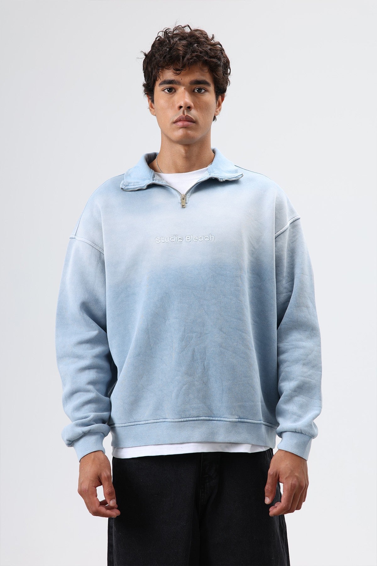 Oversized Sweatshirt with a Collar and Zipper