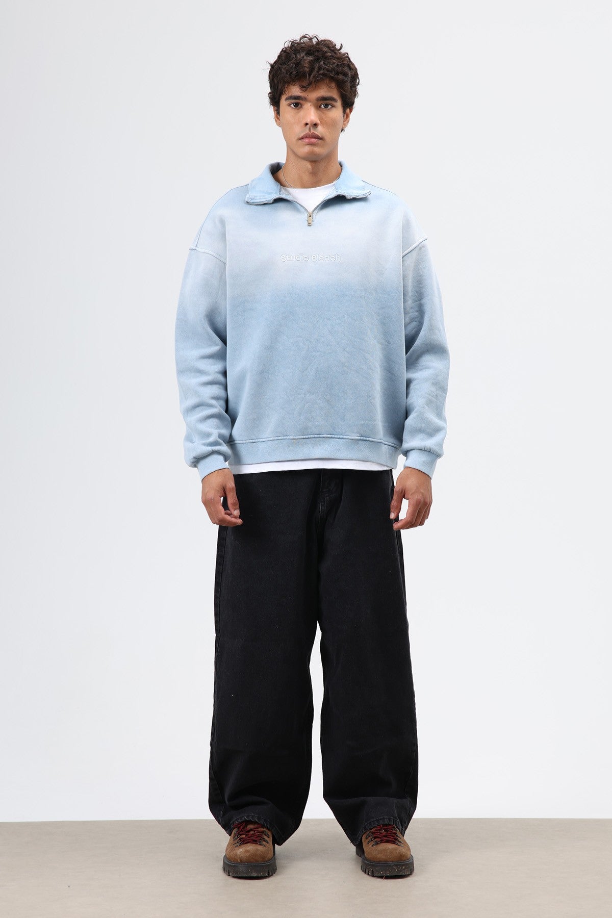 Oversized Sweatshirt with a Collar and Zipper