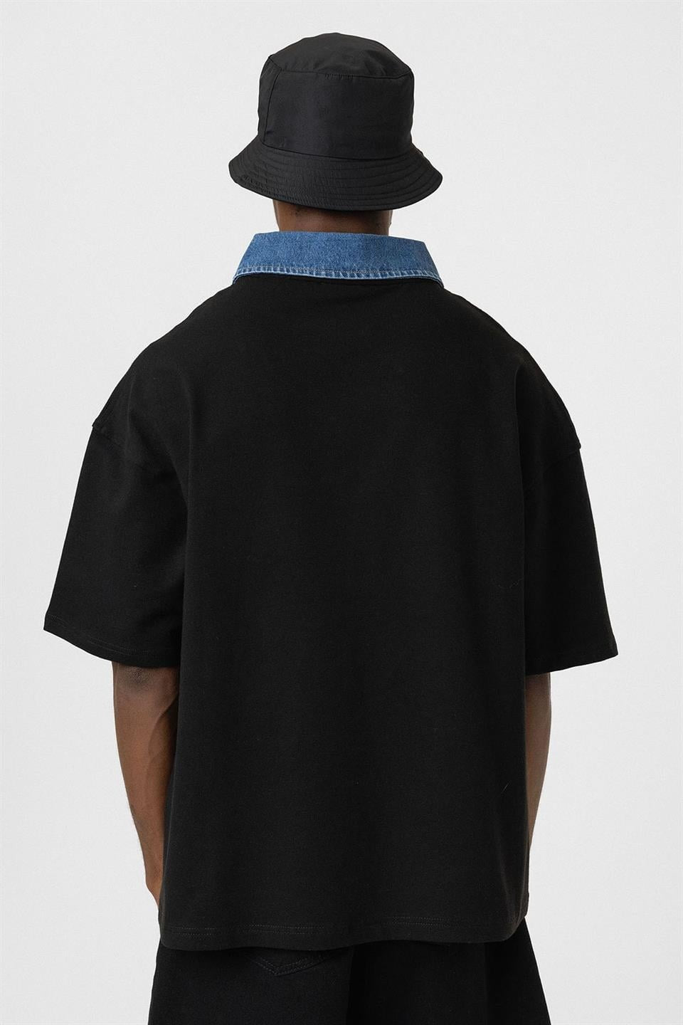 Oversized T-Shirt with Polo Collar and Embroidered Design