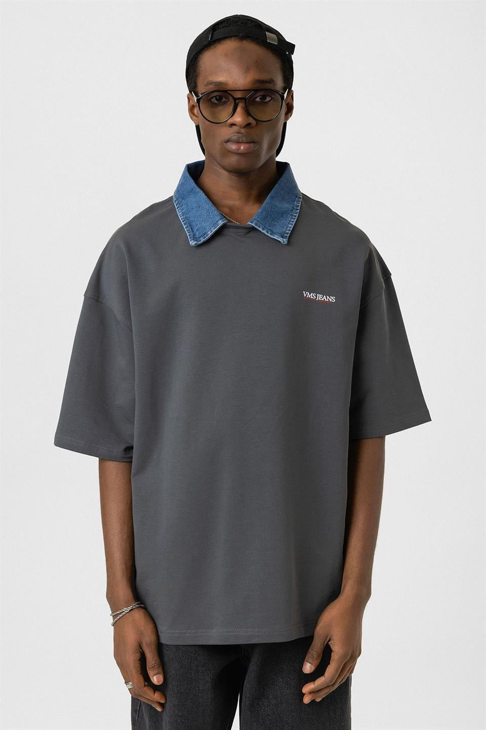 Oversized T-Shirt with Polo Collar and Embroidered Design
