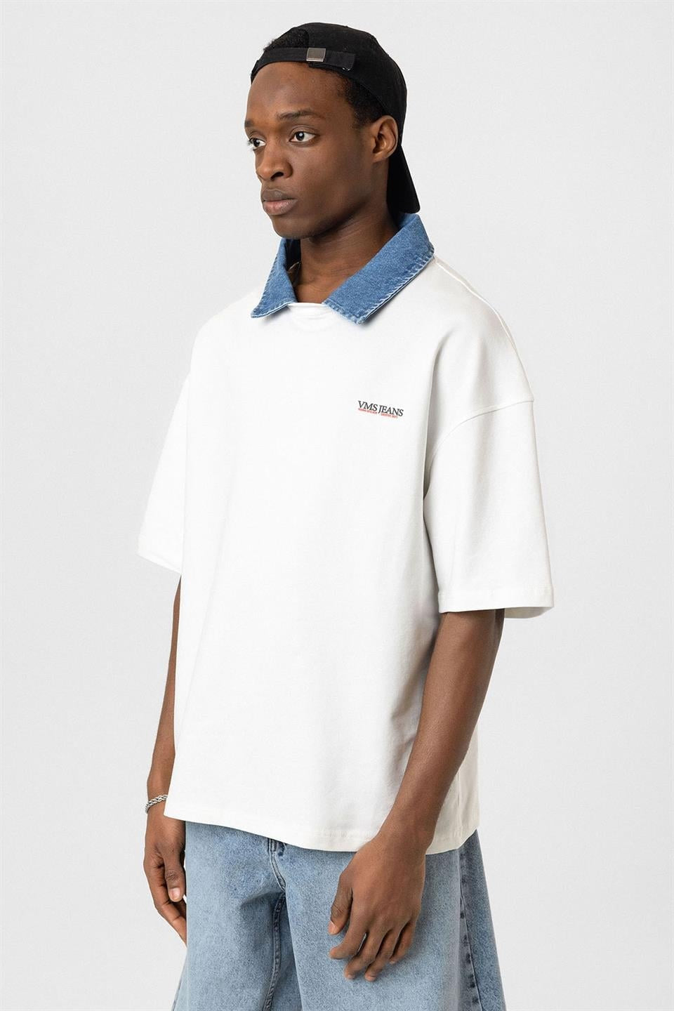 Oversized T-Shirt with Polo Collar and Embroidered Design