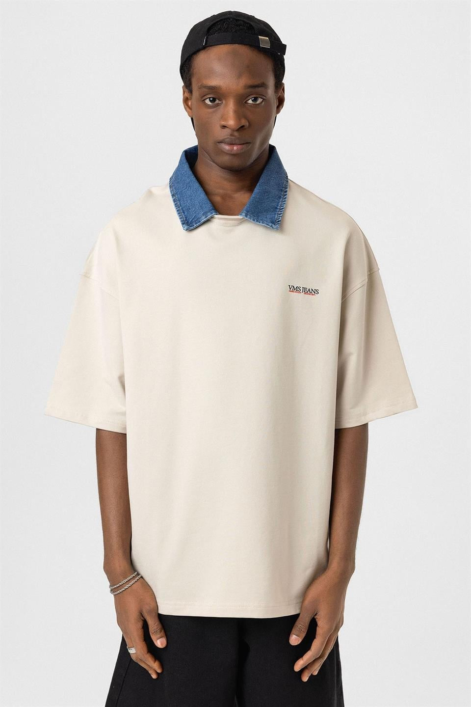 Oversized T-Shirt with Polo Collar and Embroidered Design