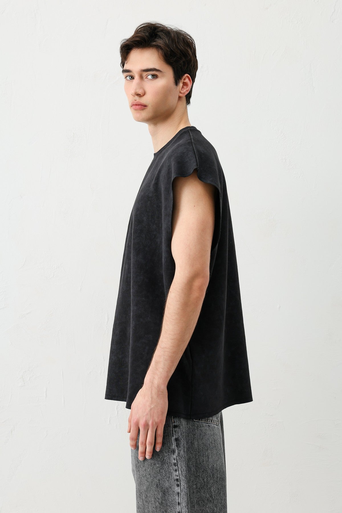 Basic Sleeveless T-Shirt