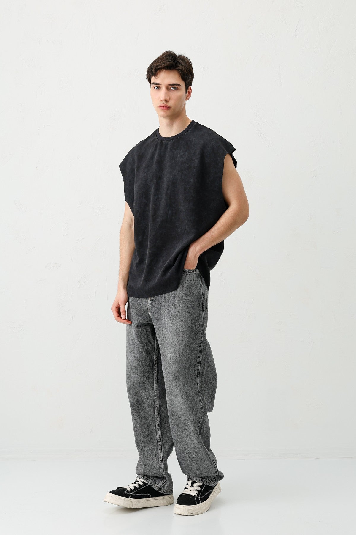 Basic Sleeveless T-Shirt