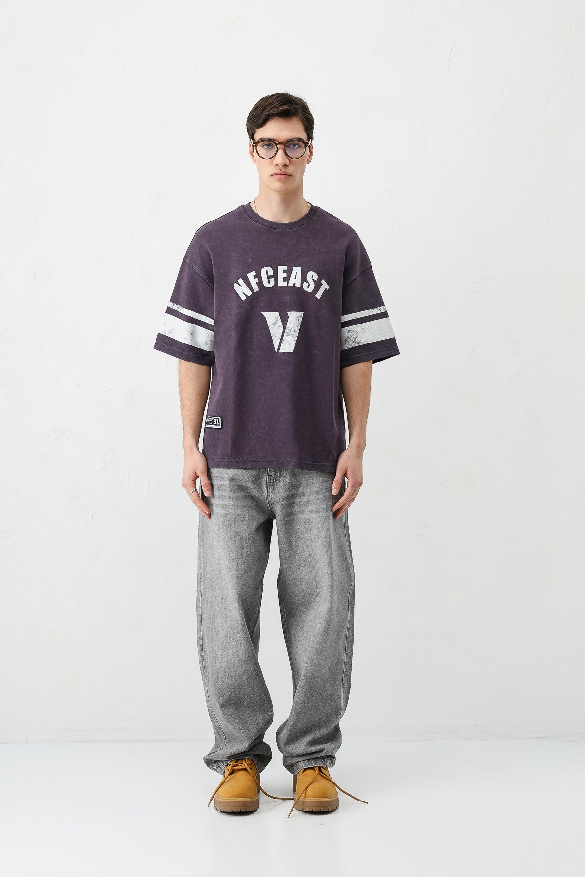 Oversized T-Shirt with V-Print and Sleeve Details