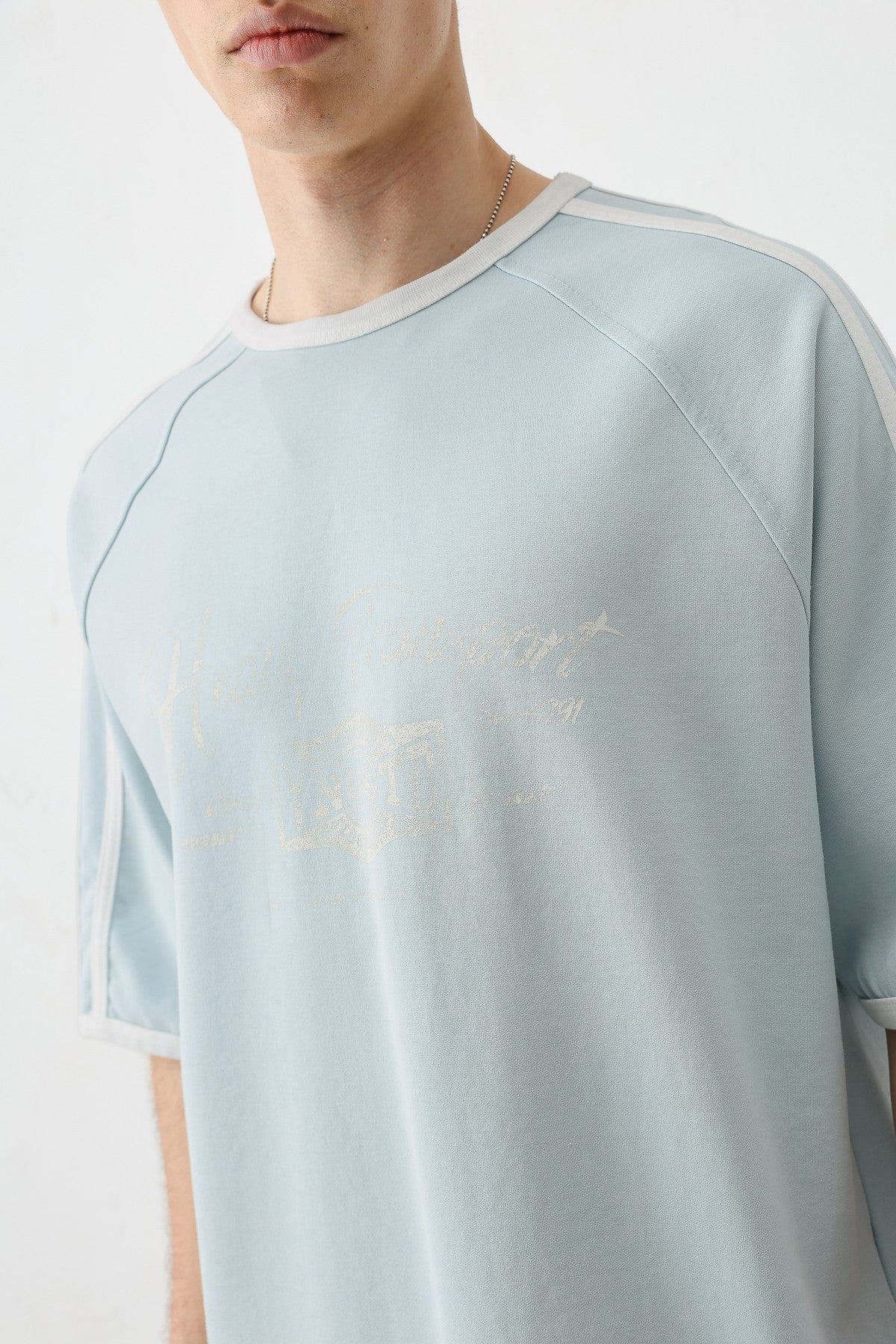 WASHED RAGLAN-SLEEVE T-SHIRT