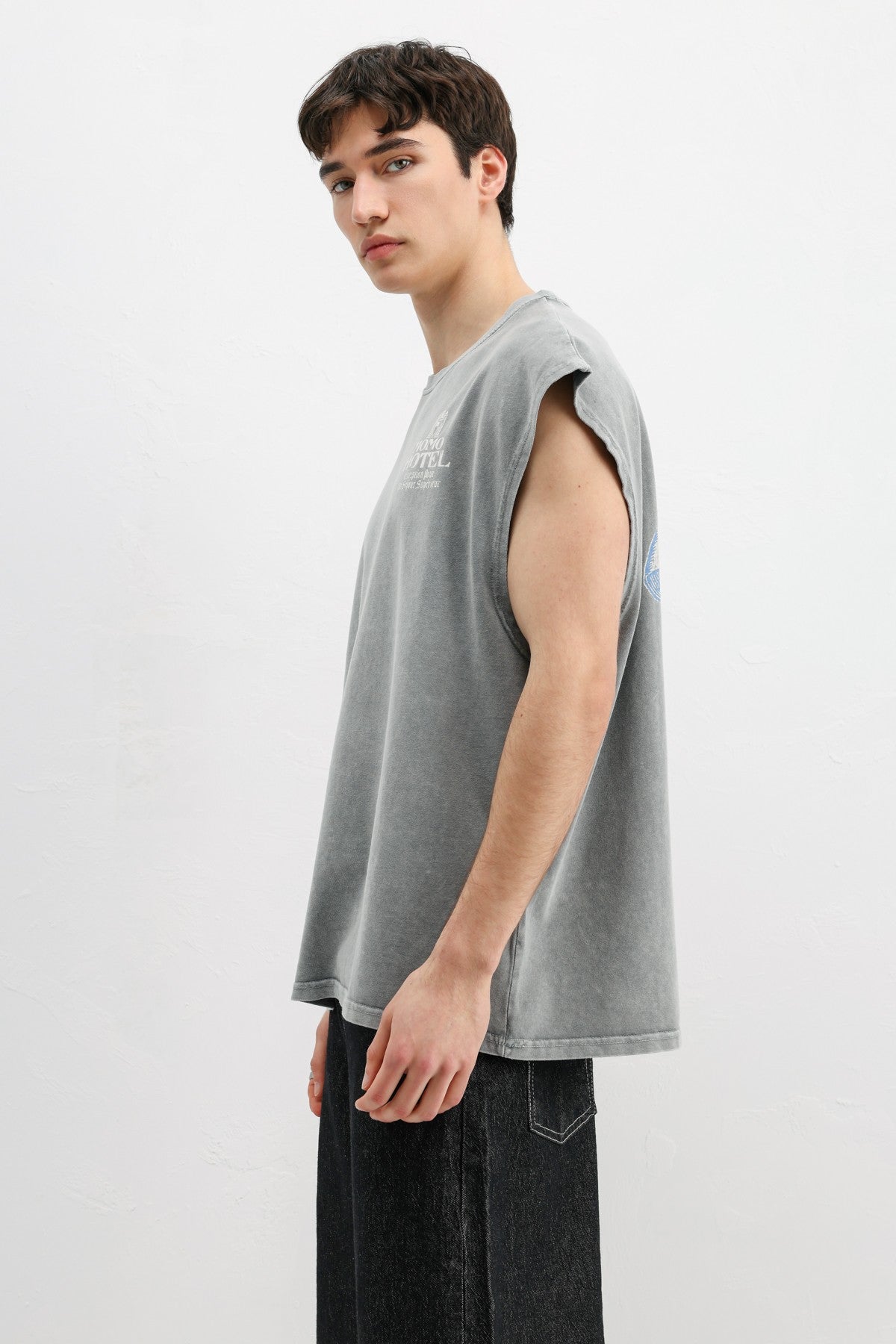 Printed Sleeveless Oversized T-Shirt