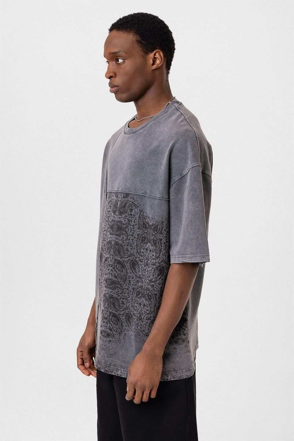 Oversized T-Shirt with Bike Neckline and Washable Collar
