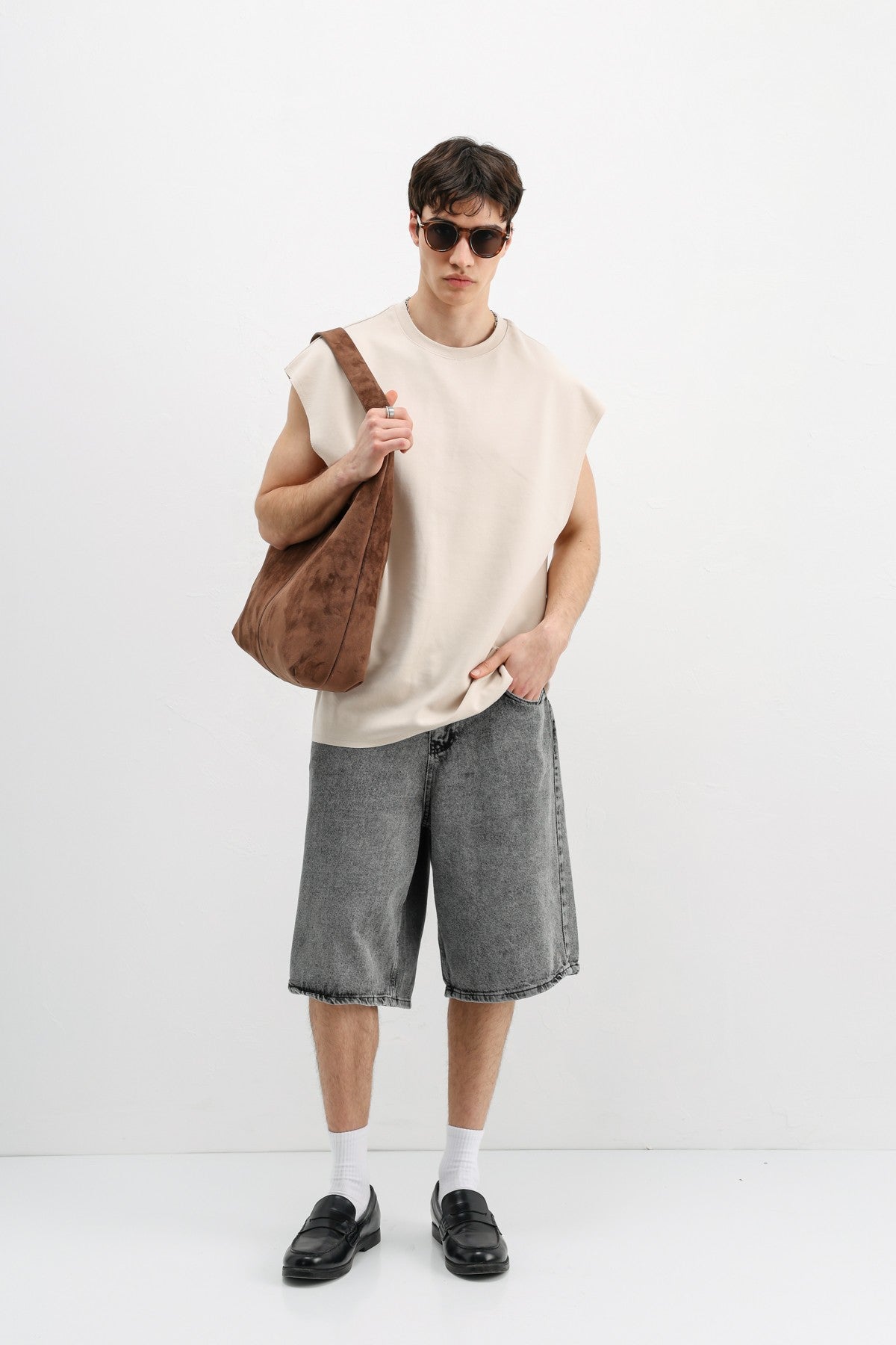 Oversized Sleeveless Basic T-Shirt