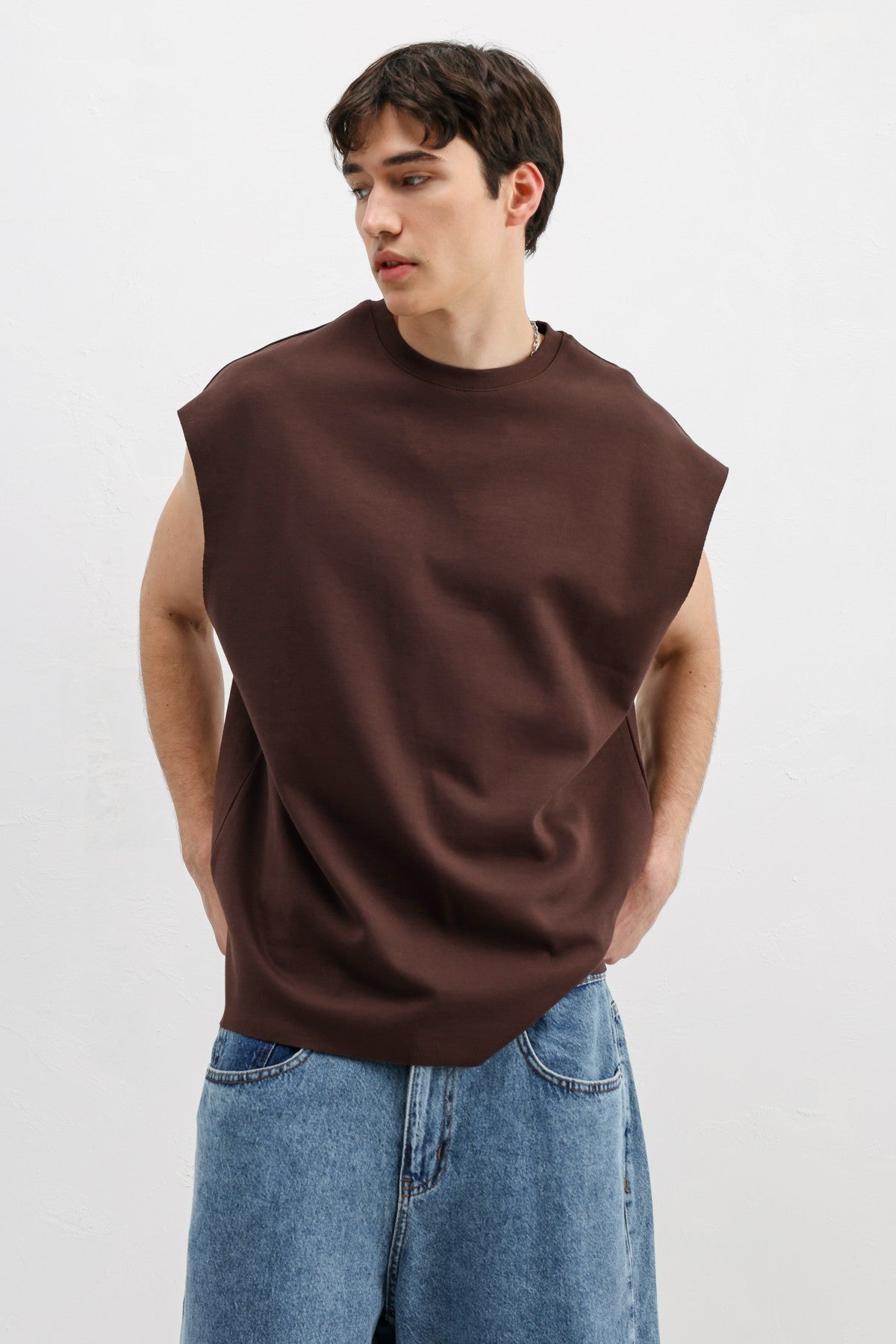 Oversized Sleeveless Basic T-Shirt