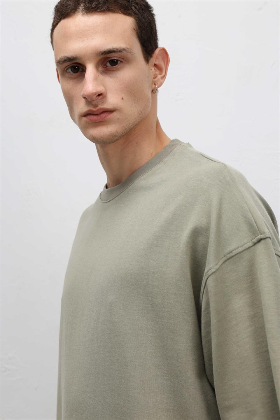 Basic Oversized Crew-Neck T-Shirt