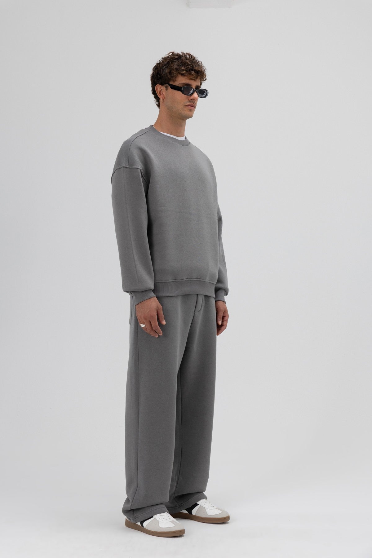 Basic Crew Neck Oversized Sweatshirt