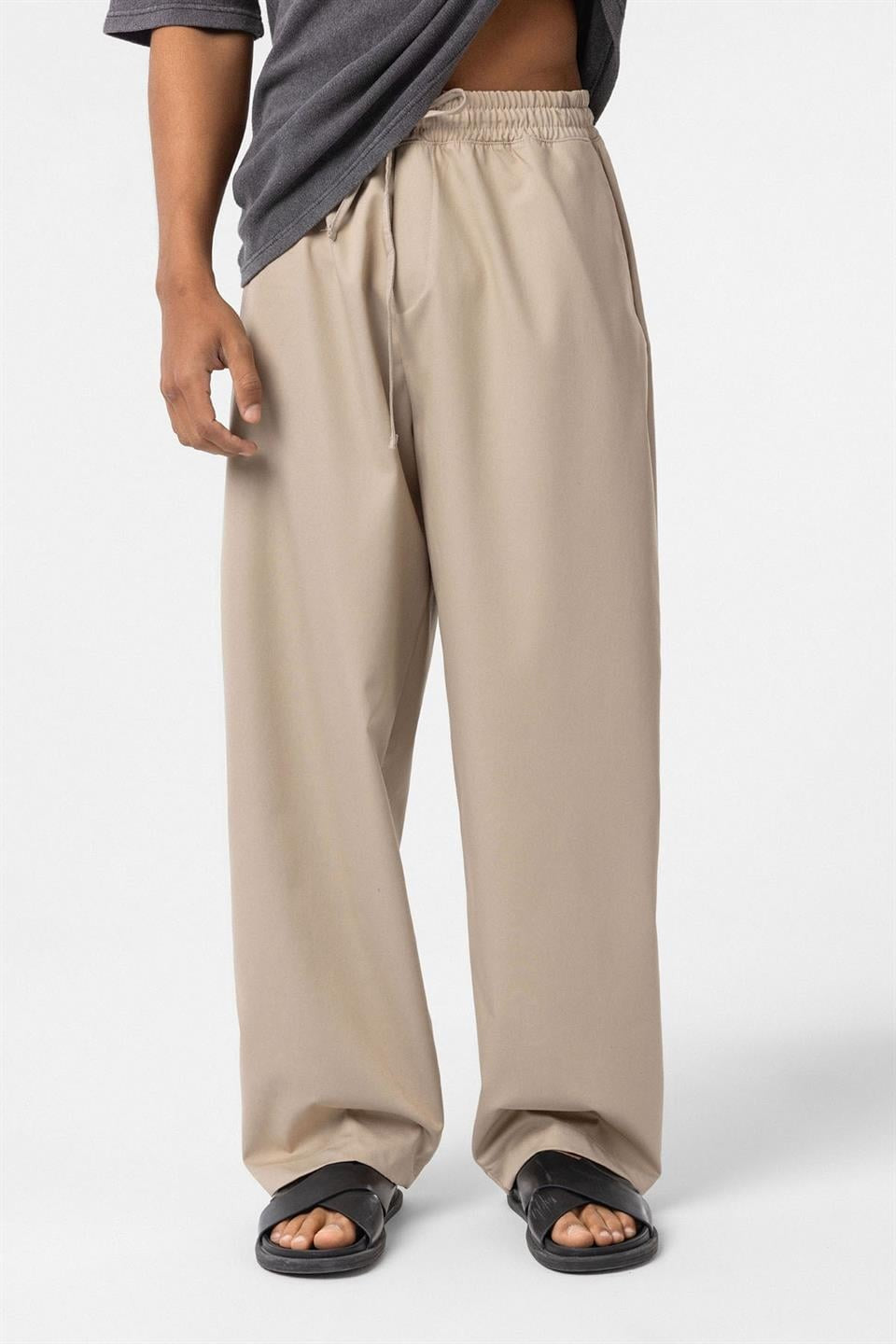 Baggy Pants with an Elastic Waistband