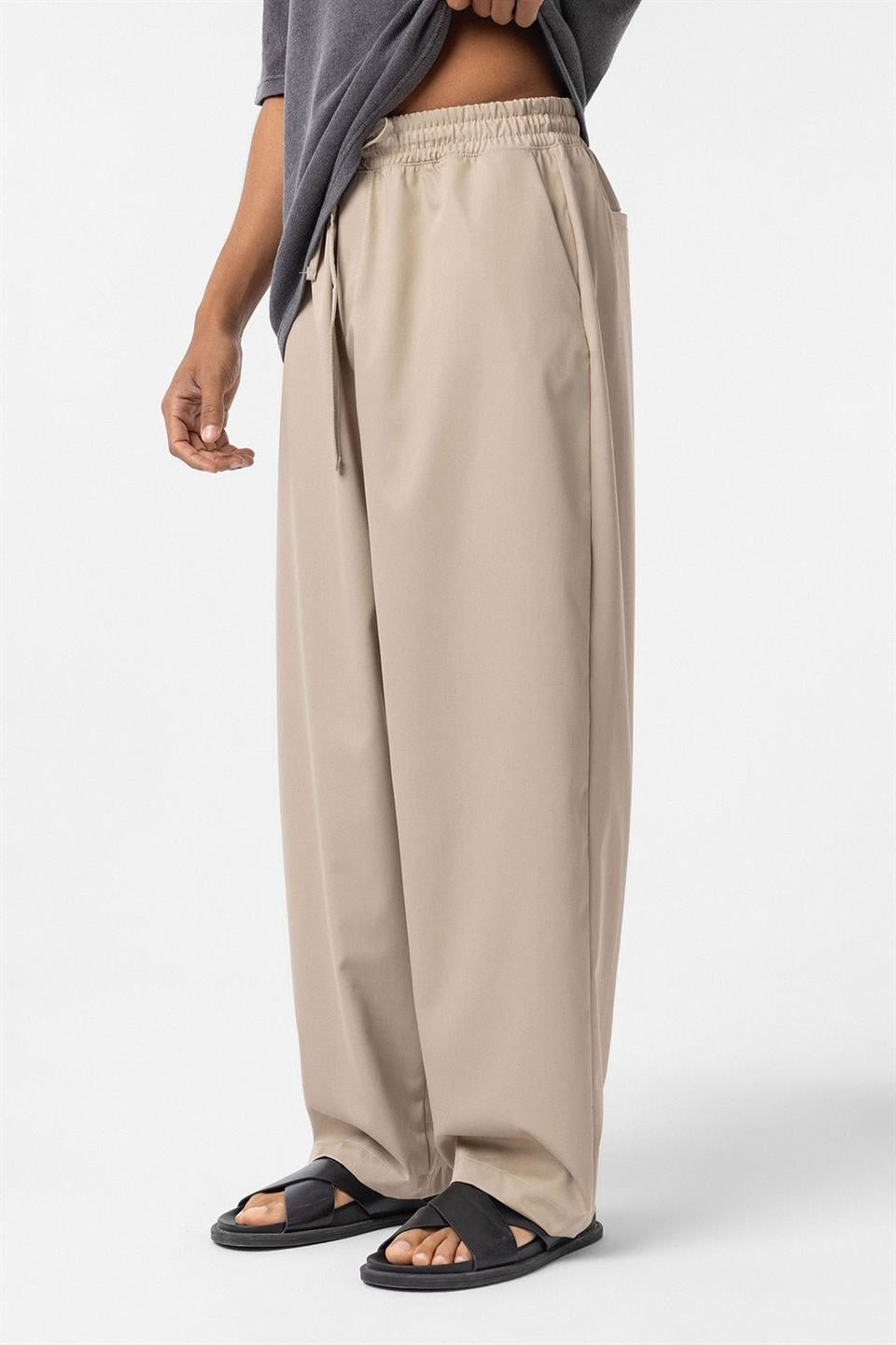 Baggy Pants with an Elastic Waistband