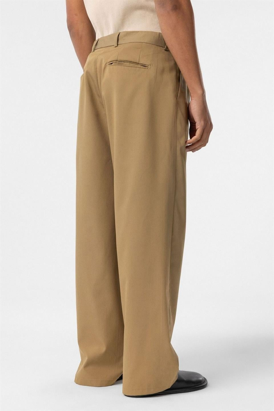 Baggy-Fit Pleated Pants