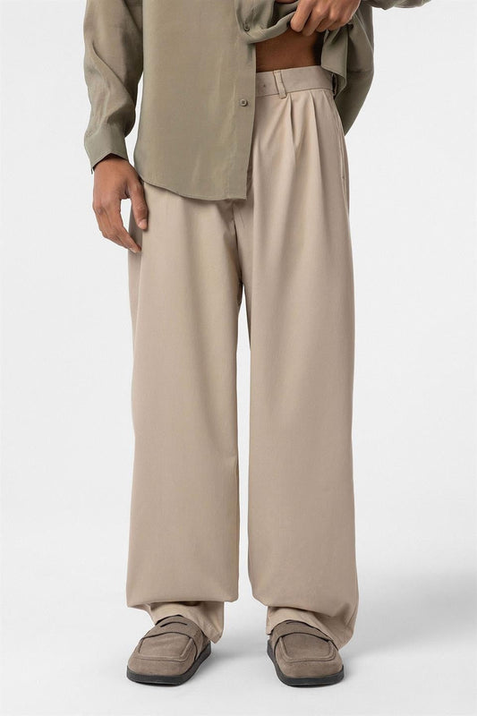 Baggy-Fit Pleated Pants