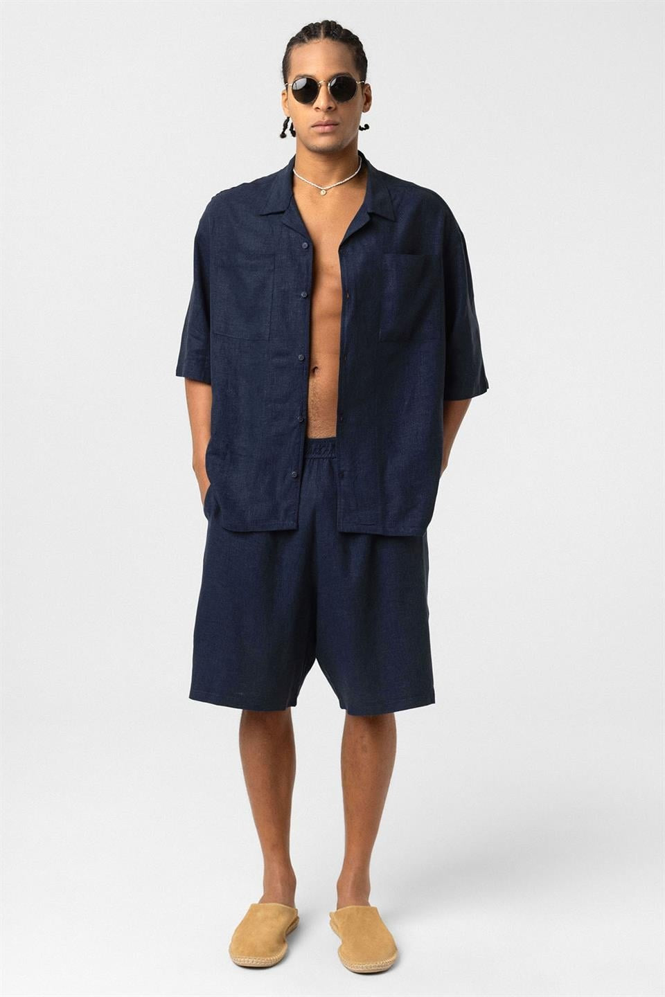 Oversized Double-Pocket Linen Shorts
