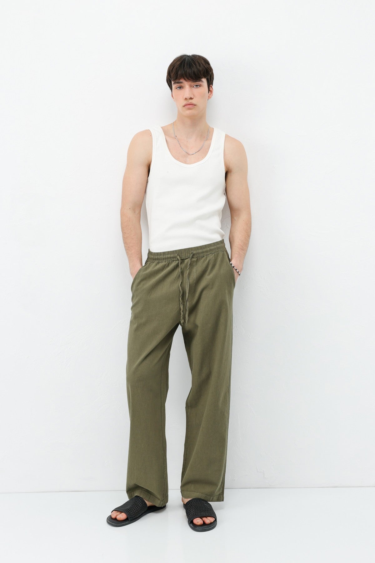 Baggy-Fit Linen Pants with Elastic Waistband