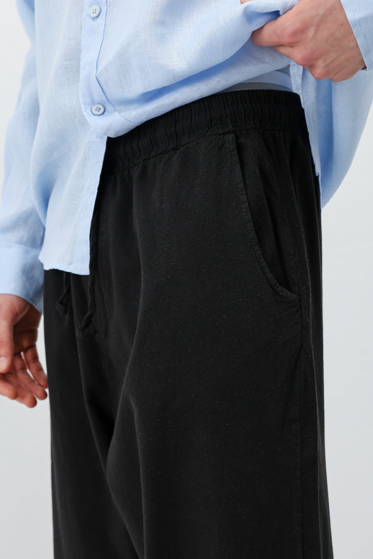 Baggy-Fit Linen Pants with Elastic Waistband