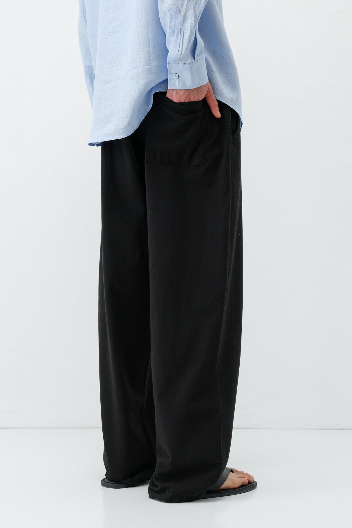 Baggy-Fit Linen Pants with Elastic Waistband