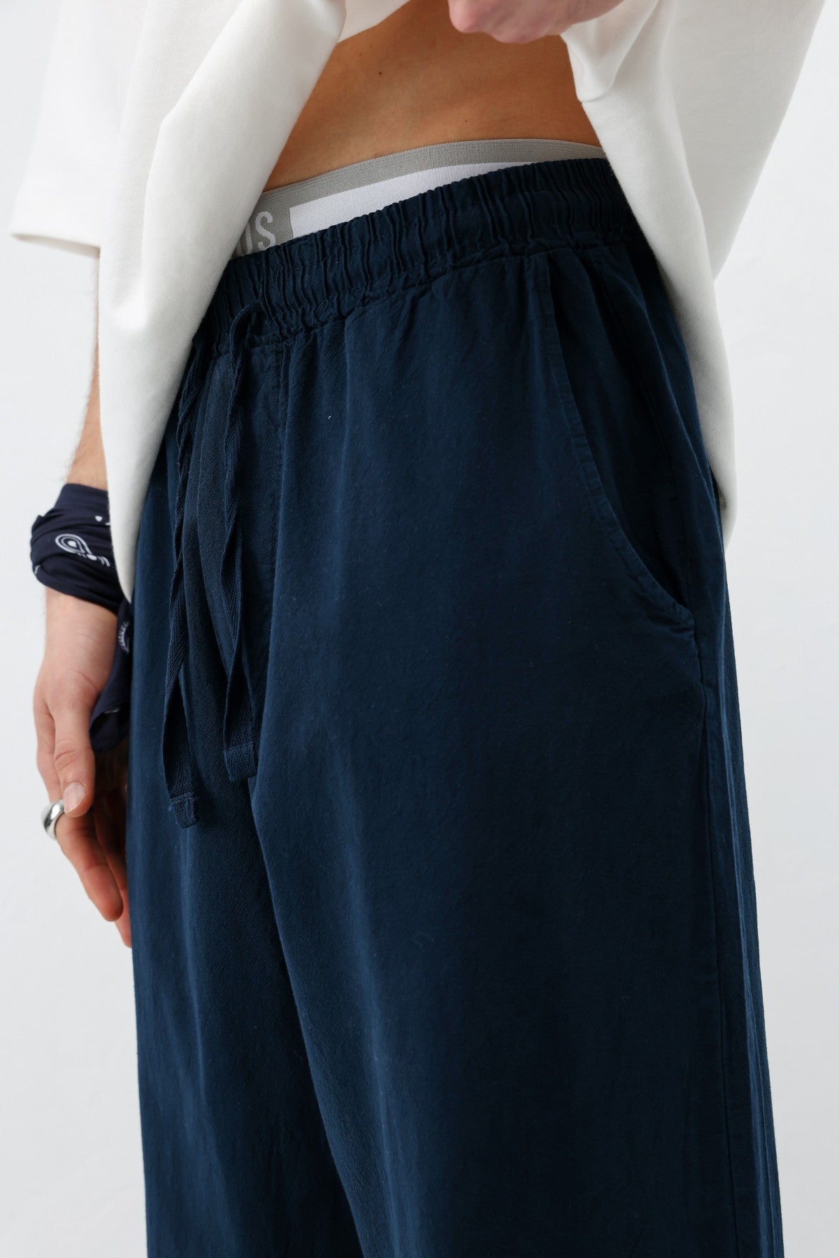 Baggy-Fit Linen Pants with Elastic Waistband