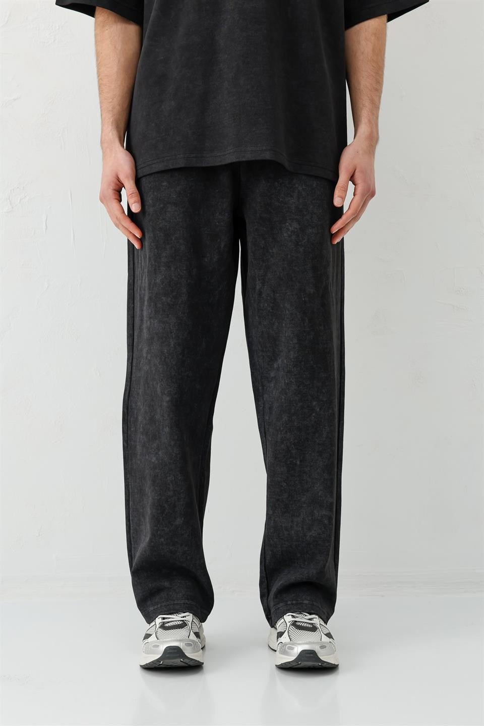 Baggy-Fit Pre-Washed Sweatpants