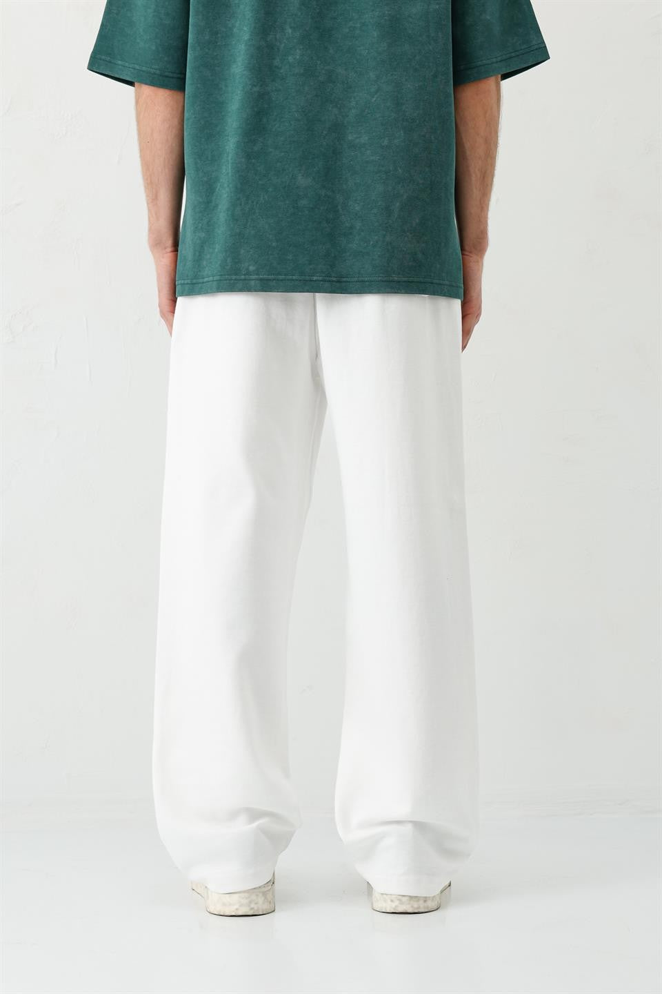 Baggy-Fit Pre-Washed Sweatpants