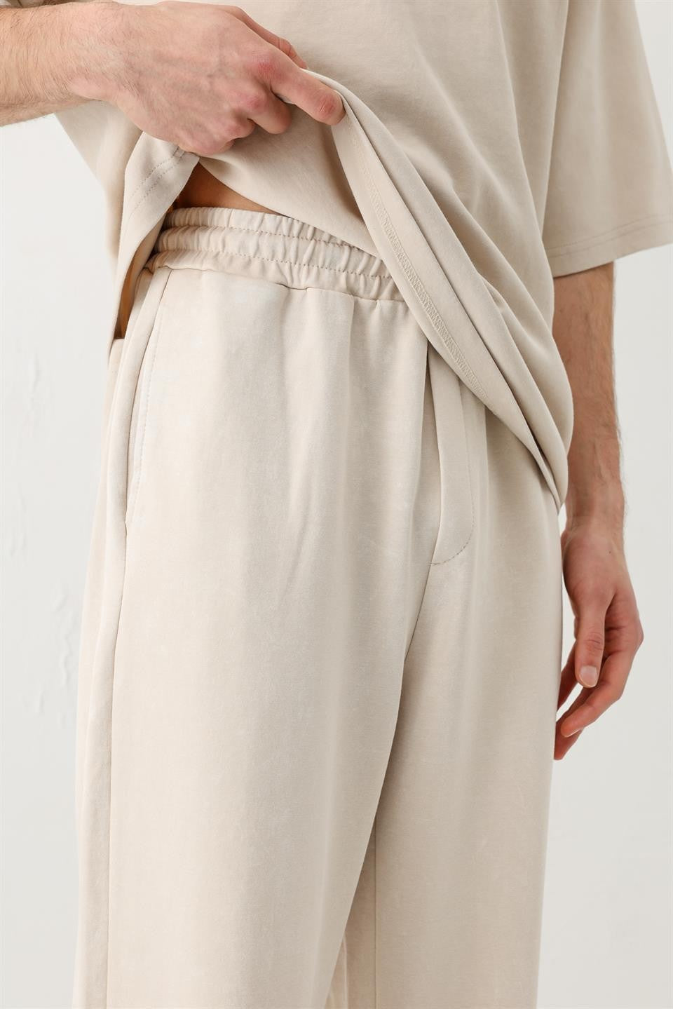 Baggy-Fit Pre-Washed Sweatpants