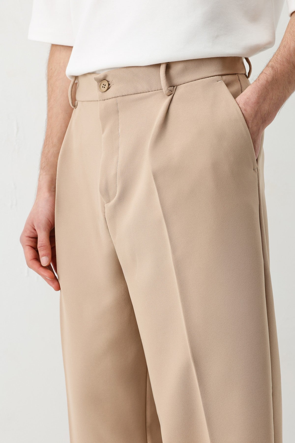 Baggy-Fit Pleated Pants