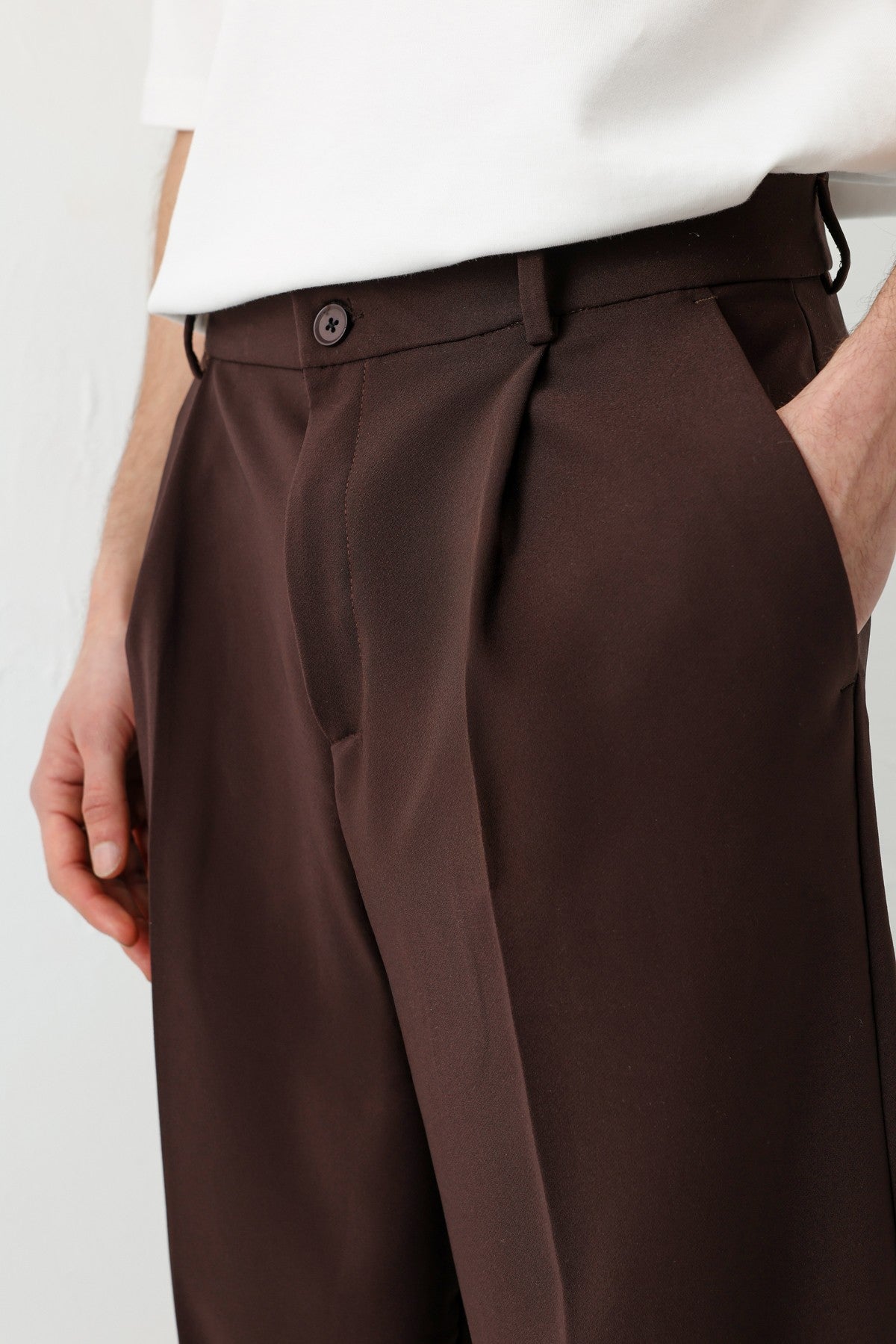 Baggy-Fit Pleated Pants