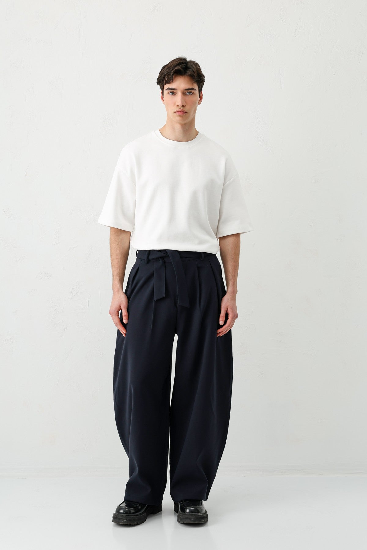 Barrel Fit, Tailored Fit, Belted Pants