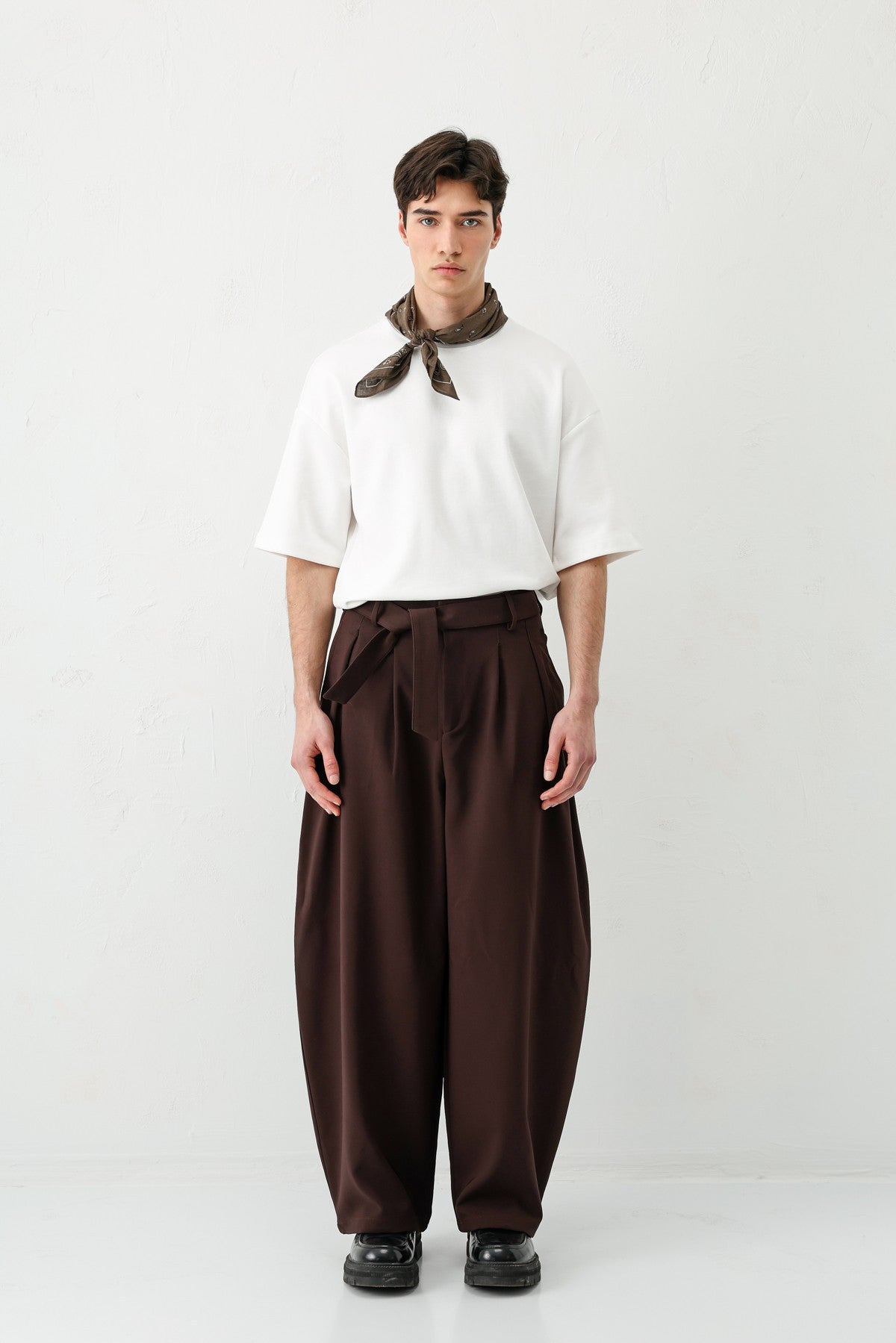 Barrel Fit, Tailored Fit, Belted Pants