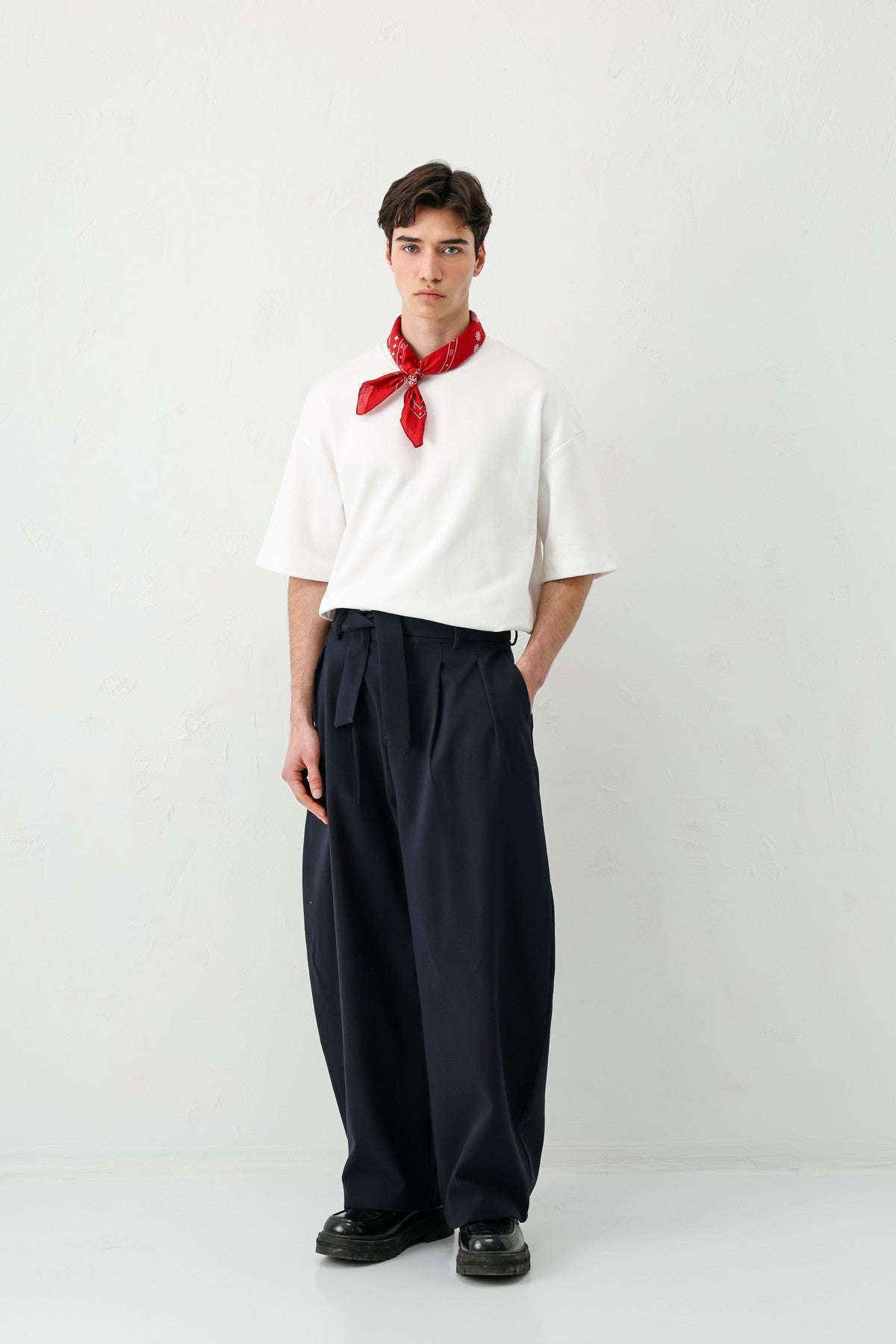 Barrel Fit, Tailored Fit, Belted Pants
