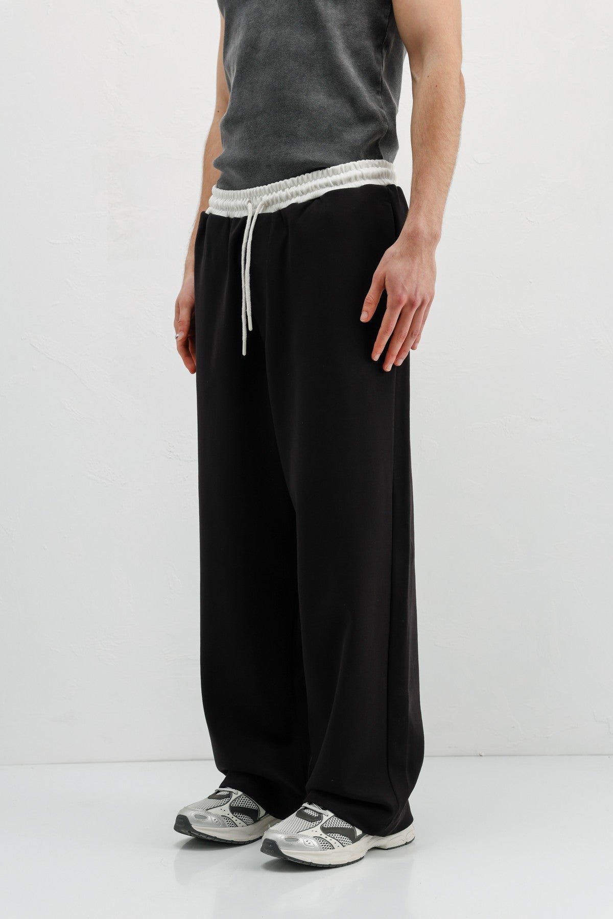 Baggy-Fit Sweatpants V80-41