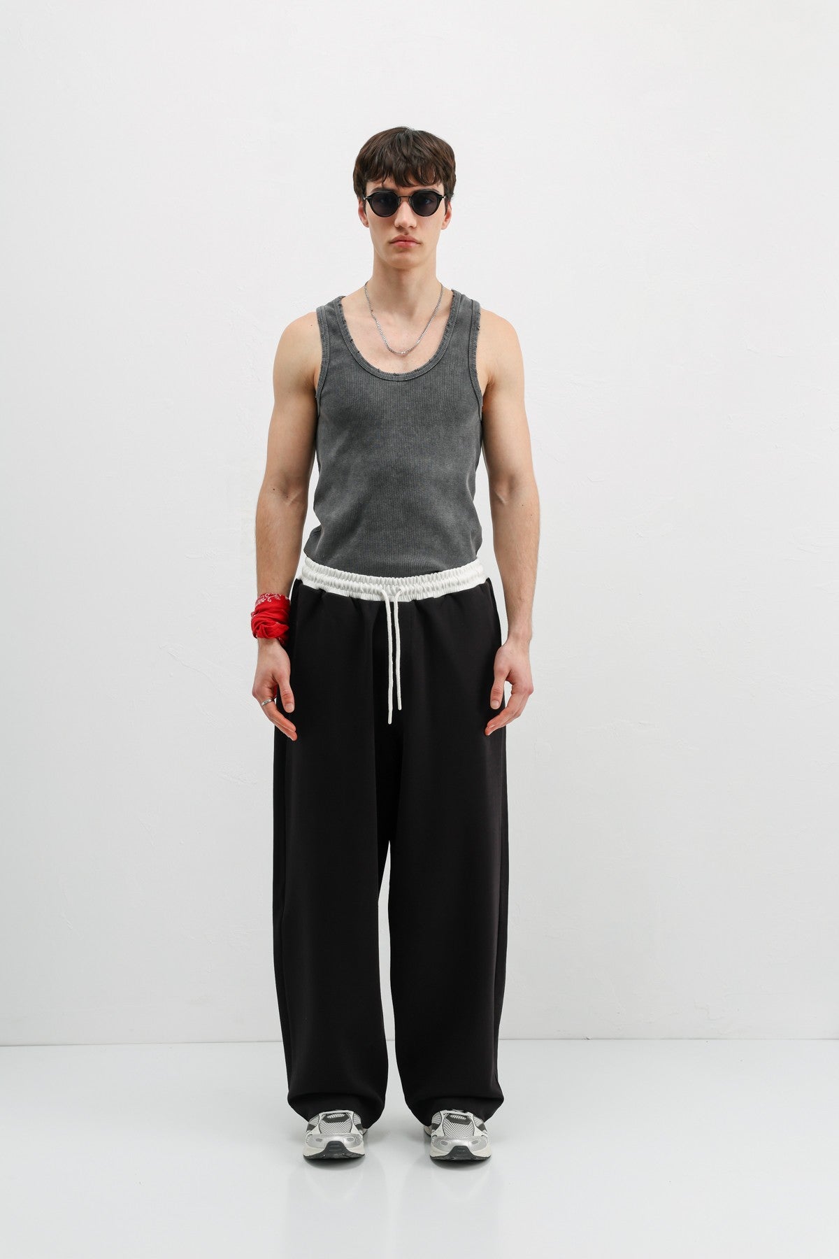 Baggy-Fit Sweatpants V80-41