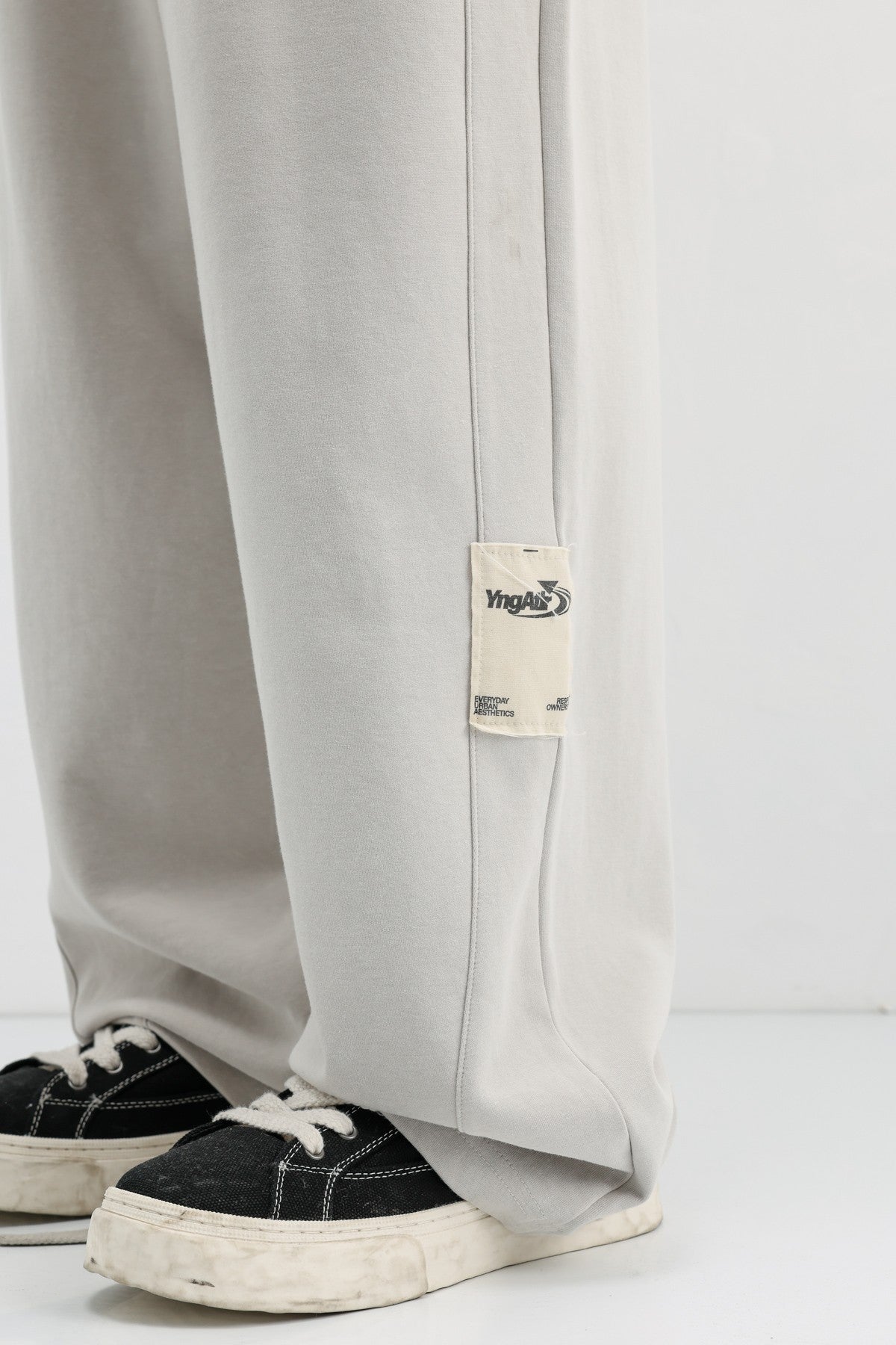 Baggy-Fit Sweatpants V80-43