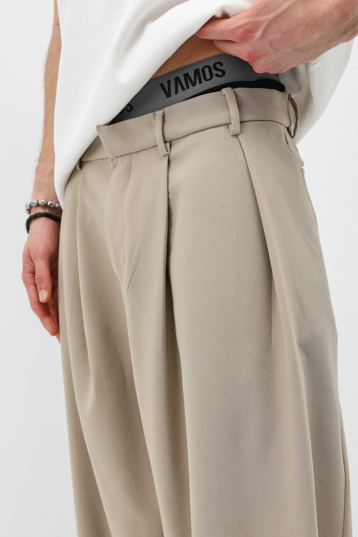 Barrel Fit Tailored Pants