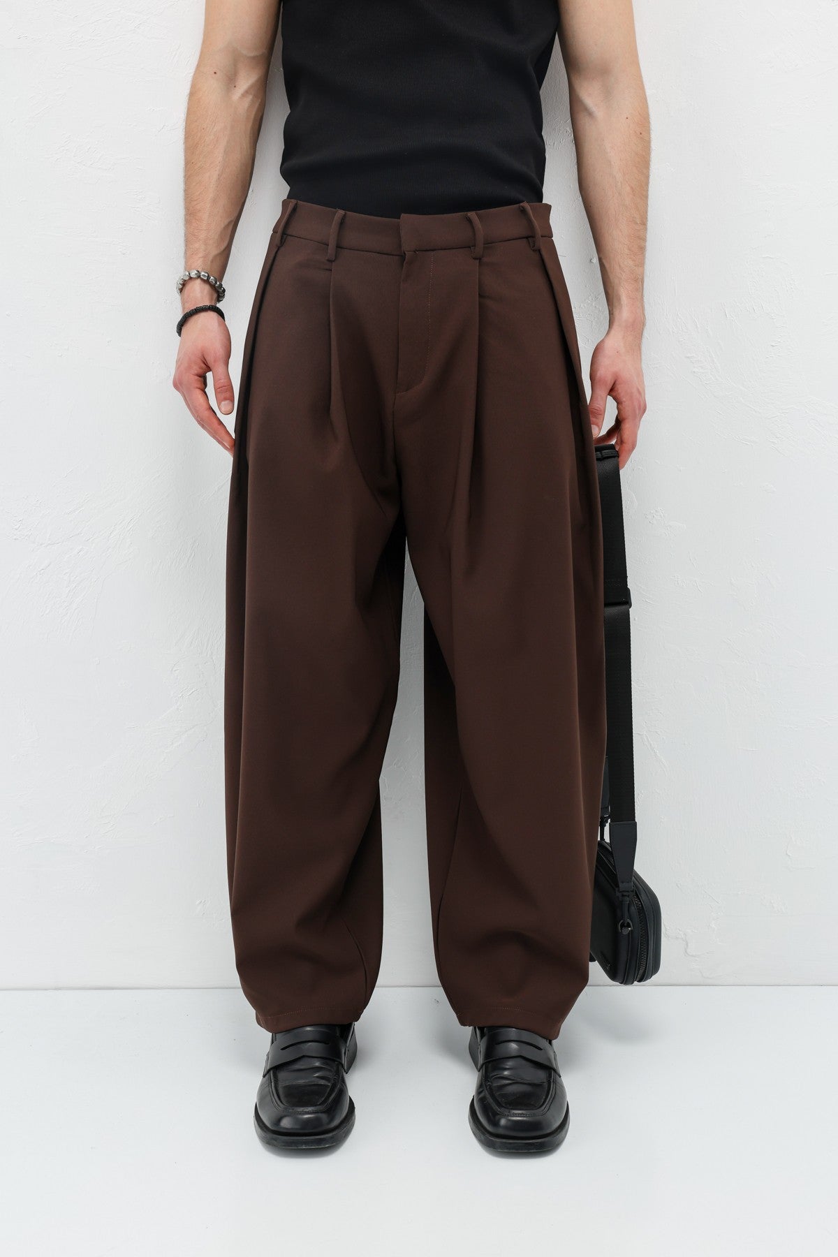 Barrel Fit Tailored Pants