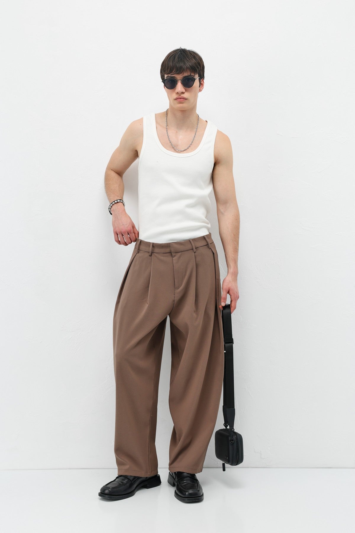 Barrel Fit Tailored Pants